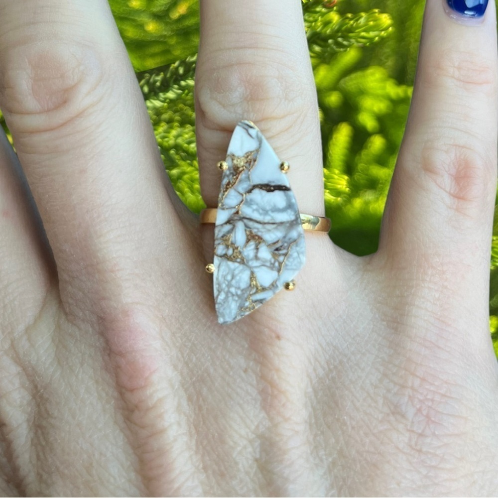 Howlite Copper Style Gold Ring